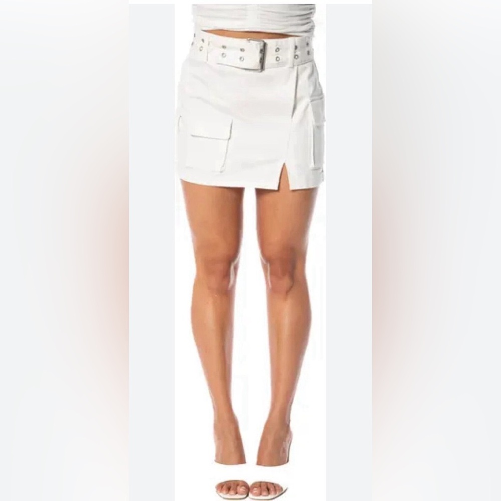 Juicy white Mini Skirt with Belt NWT